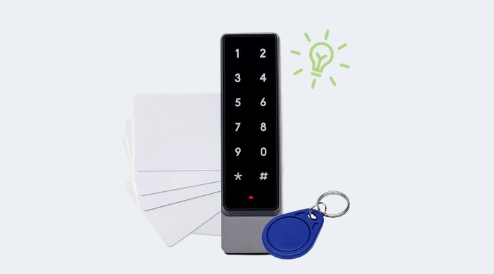 Tastierino smart 1Control con badge e tessere per l'ingresso autonomo degli iscritti in una palestra aperta 24 ore