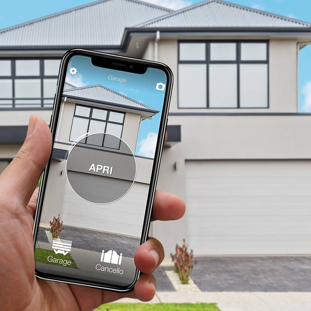 1Control app to open the gate from a smartphone with SOLO